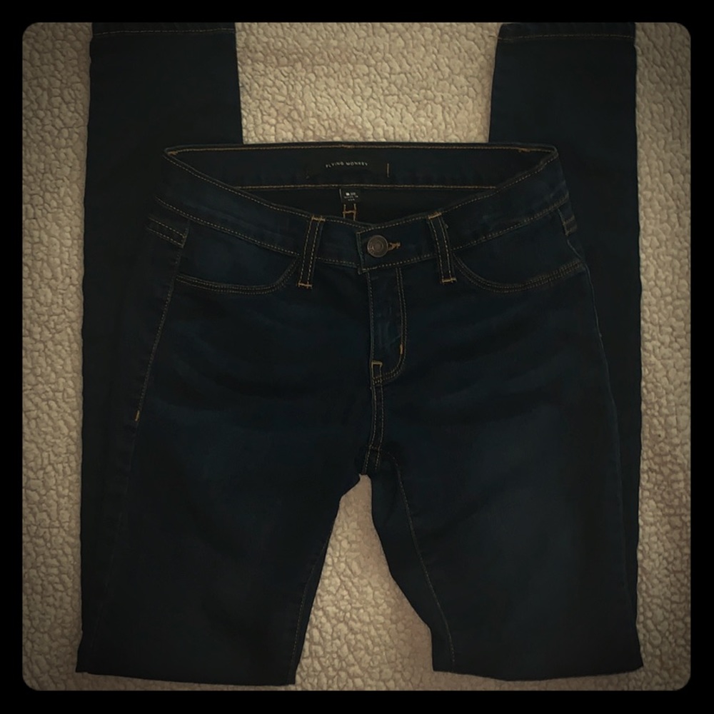 Flying Monkey dark washed lightweight skinnys🦋